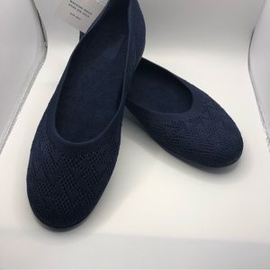 New Zodiac Women’s Camden Flats size 6 . Color: Dark  Navy Fabric .